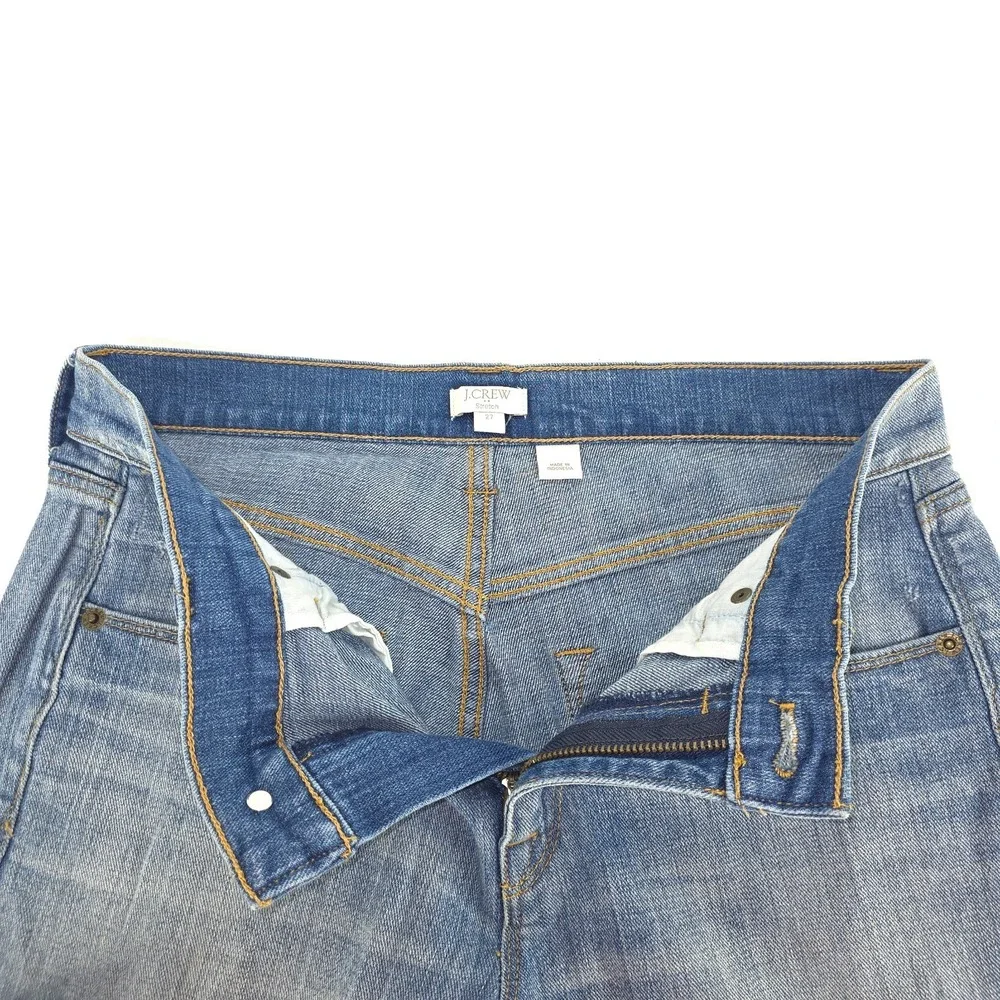 J Crew Distressed Jeans Women's 27 (Fit 30x30) Light Wash Stretch Denim Whiskers